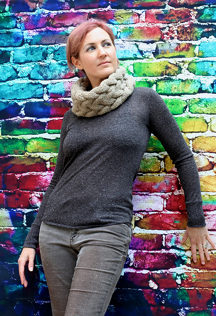 Cozy Cabled Cowl