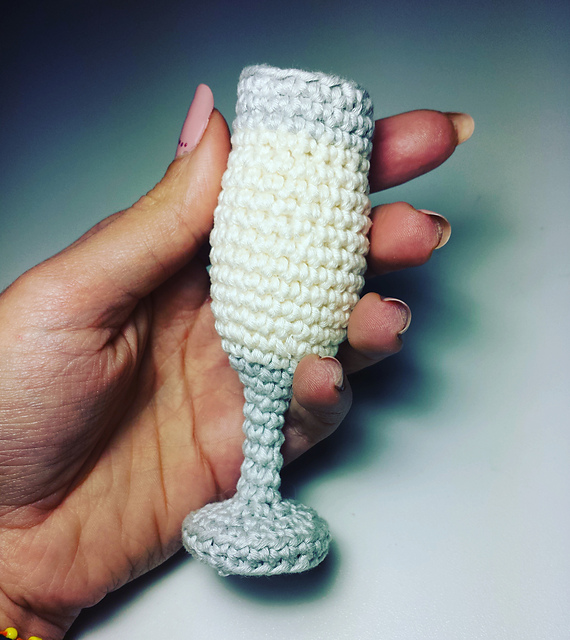 Amigurumi Glass of Champagne