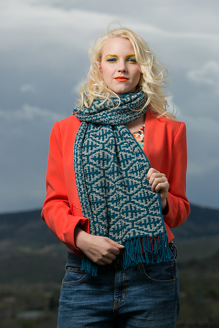 Tessellating Leaves Scarf