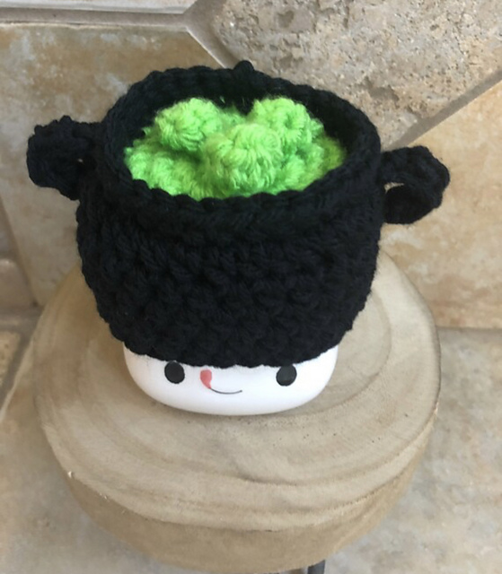 Witches Cauldron Mug Hat