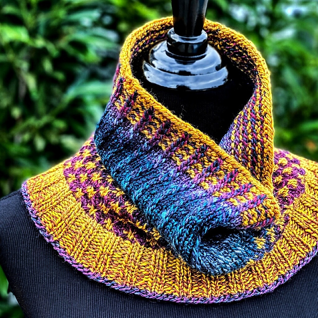 Pizazzy Cowl