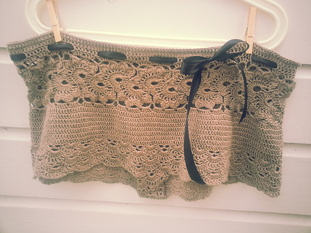 queen Anne's lacy shorts