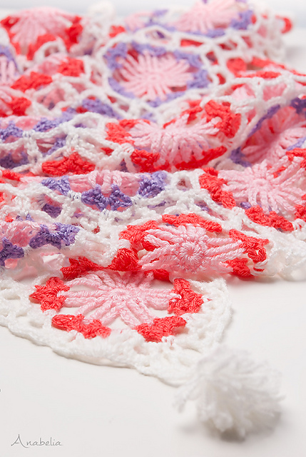 Hexagonal motifs shawl