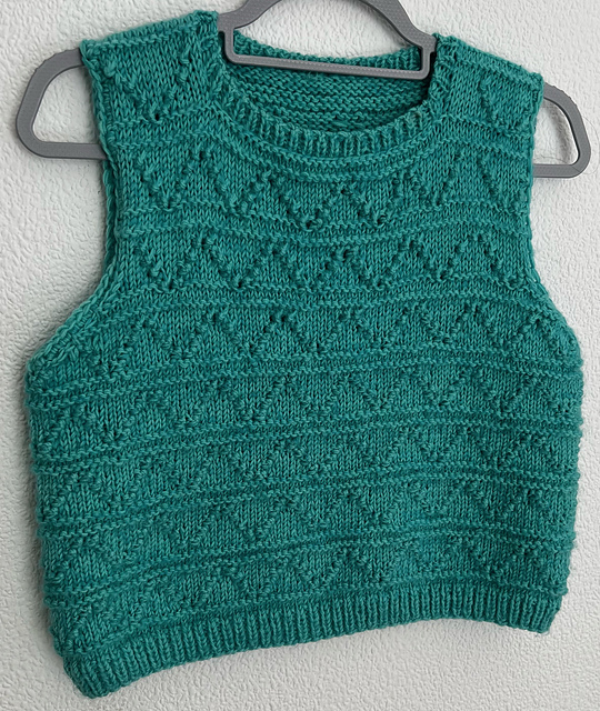 Mojx Pattern Ravelry: Moj Vest pattern by Anaknit_di by Diana