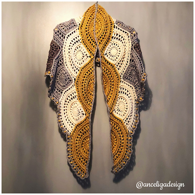 Höyhen huivi, Feather Scarf