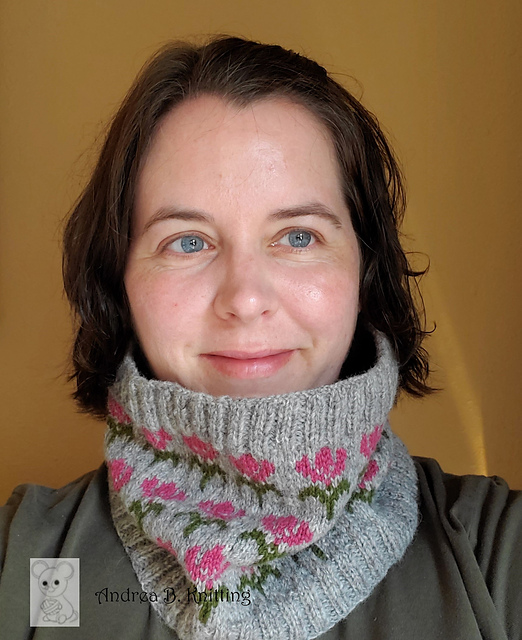 Wallflowers Cowl