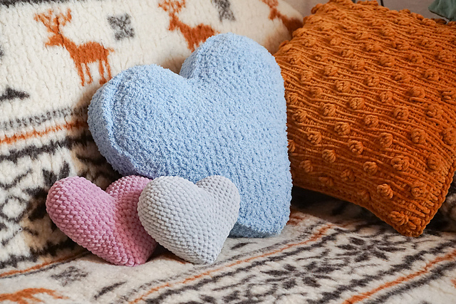 tunisian_crochet_heart_pillow-