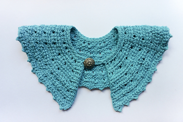 Cooling lace collar