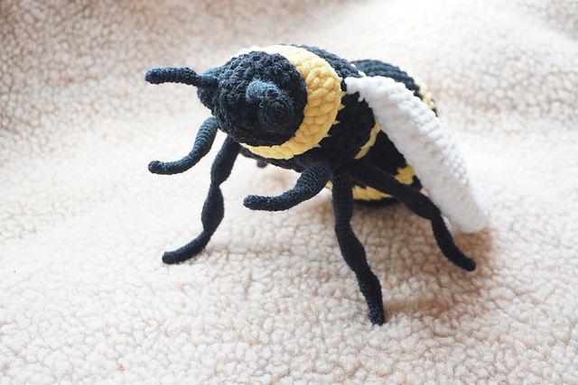Mumble bee bumblebee