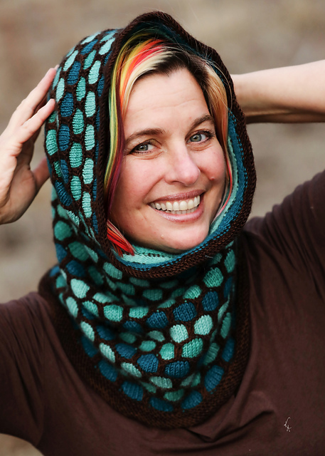 Bee Creative Cowl