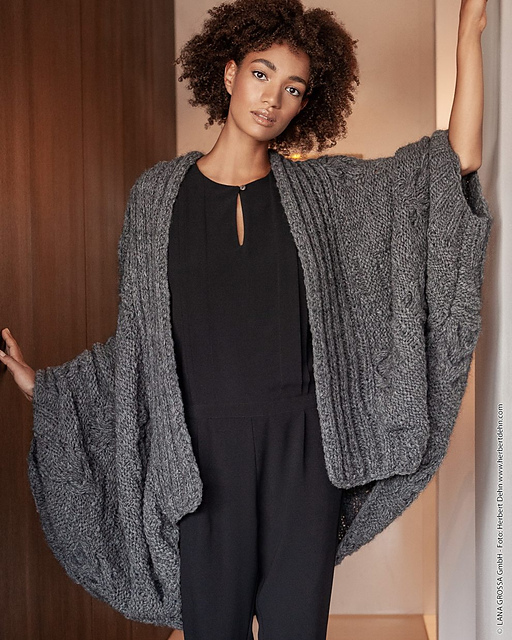 04 Jacke mit versetztem Zopfmuster