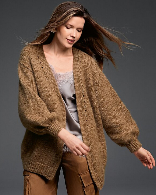 05 Cardigan mit betonten Abnahmen