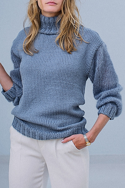 Rollkragenpullover mit Mohairärmeln