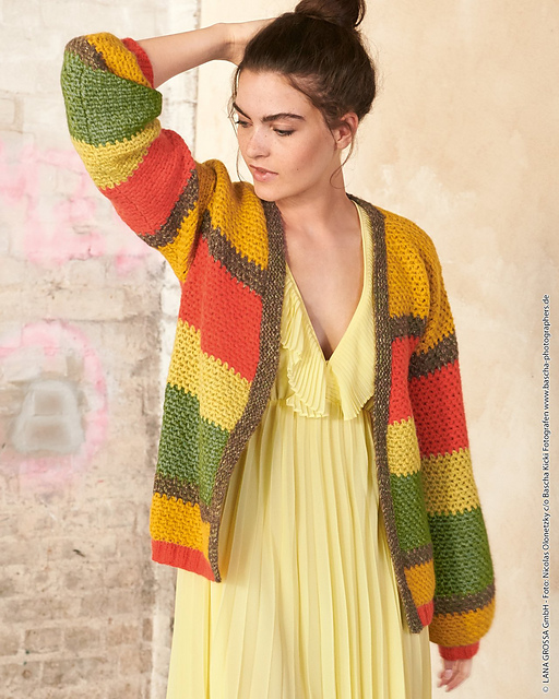# 42 Häkeljacke mit Strickblenden
