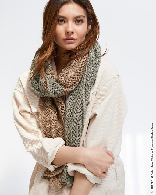 # 04 Tuch in 2 Farben mit Ajourmuster