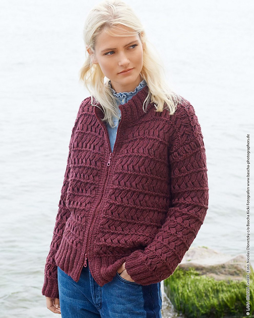 # 19 Jacke im verkreuzten Hebemaschenmuster