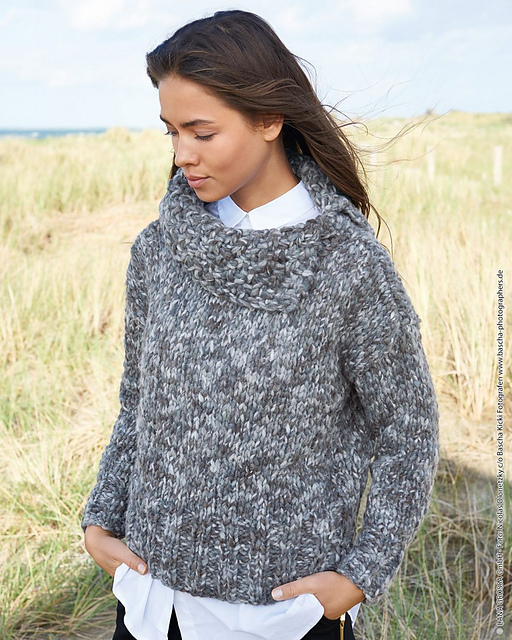 # 36 Pulli mit geteiltem Kragen
