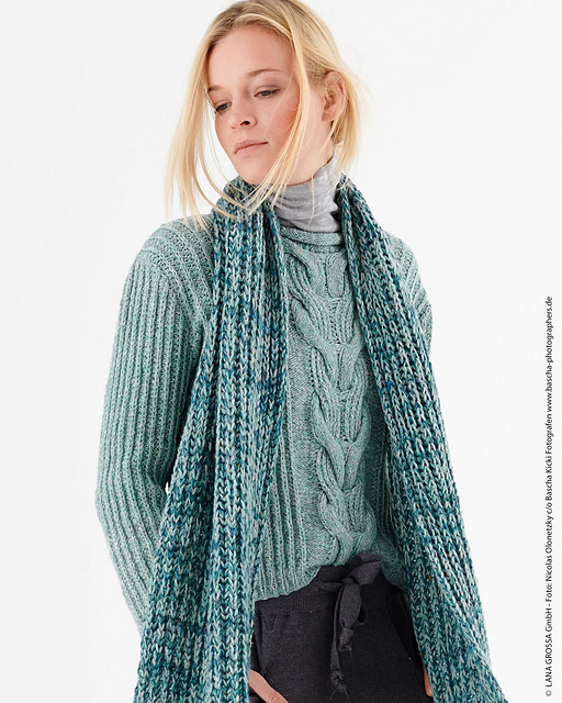 # 08 Pulli mit Mittelzopf im Vorderteil