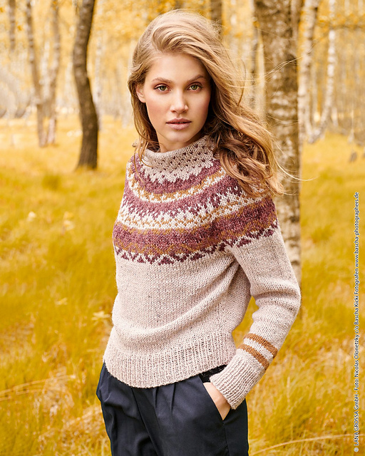 # 19 Pullover mit Rundpasse und Jacquardmuster