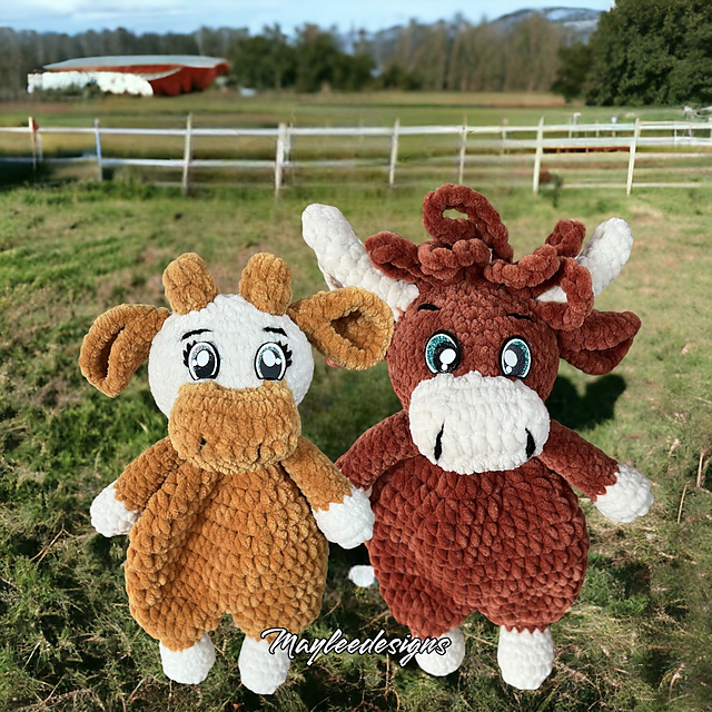 Cocoa and Cooper cow snuggly