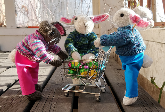 Knitted rabbits