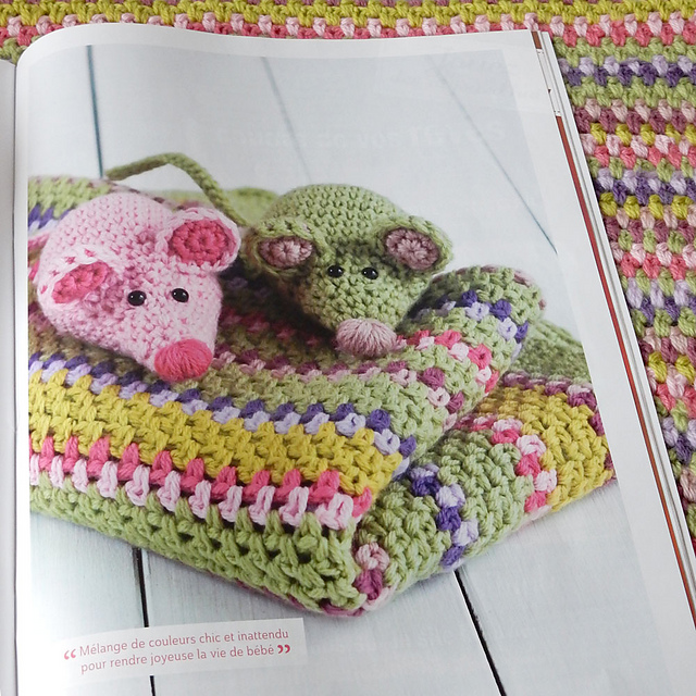 Avril (couverture et doudou souris)