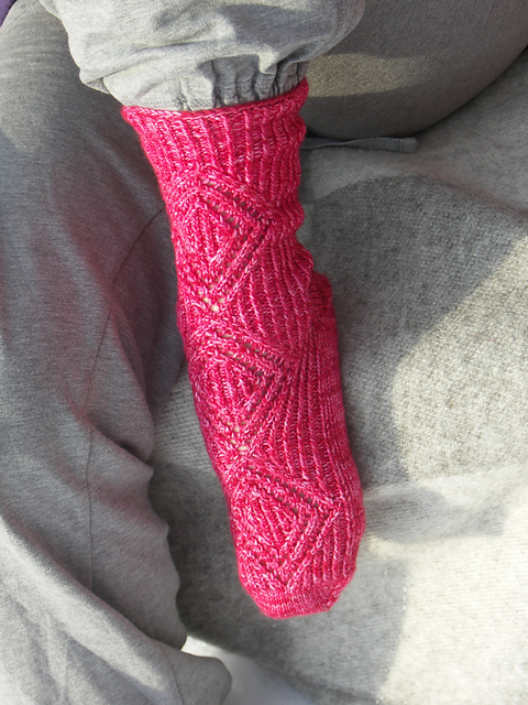 Diamond lace socks