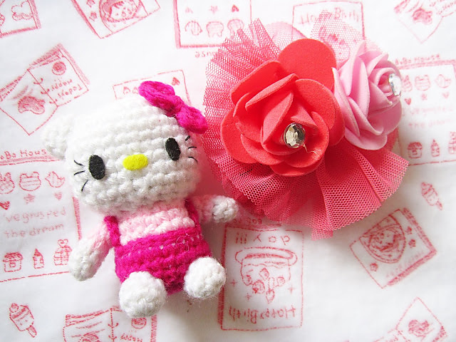 Hello Kitty amigurumi