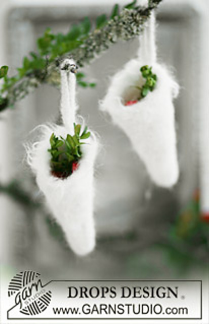 0-531 Christmas cone