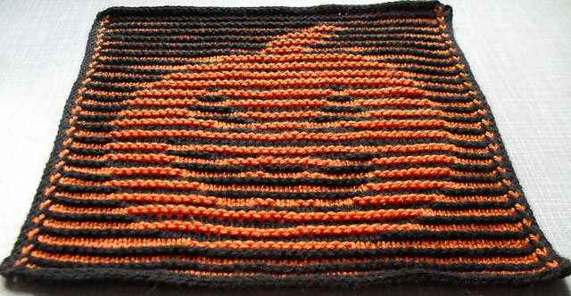 Halloweenkürbis Schattenstricken