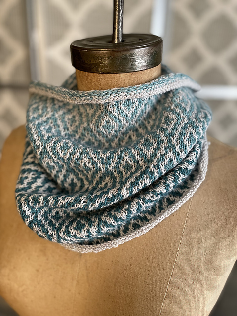 Fading Memories Cowl 2026