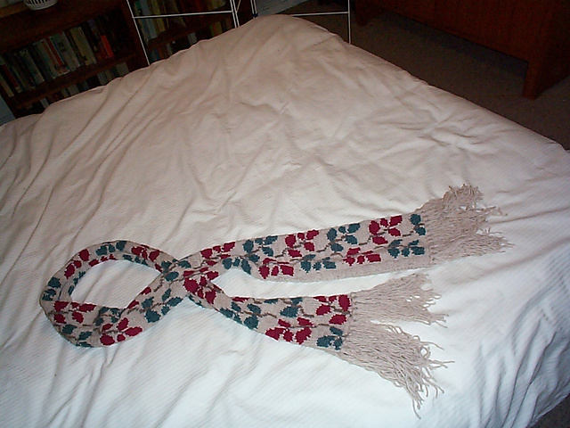 Leaf and Cable Scarf