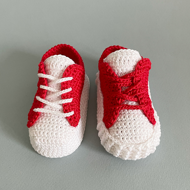 Baby tennis sneakers