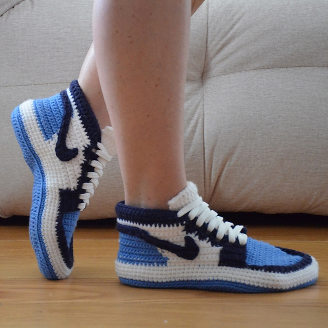 Sneaker slippers for adult