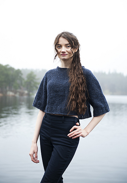 Blue Shape a Short Sweater