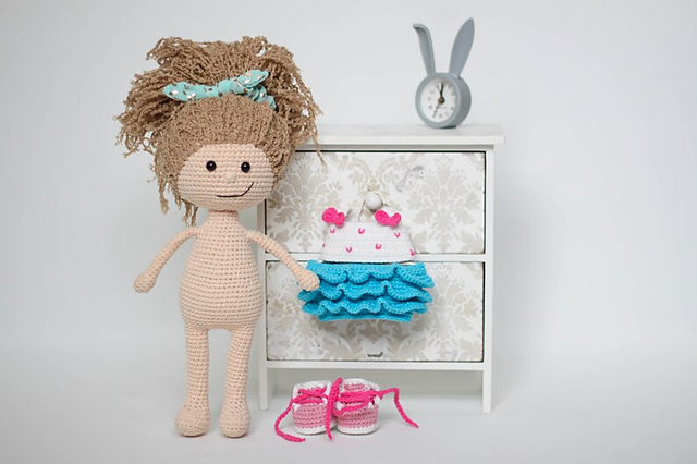 August outfit for Jennifer
