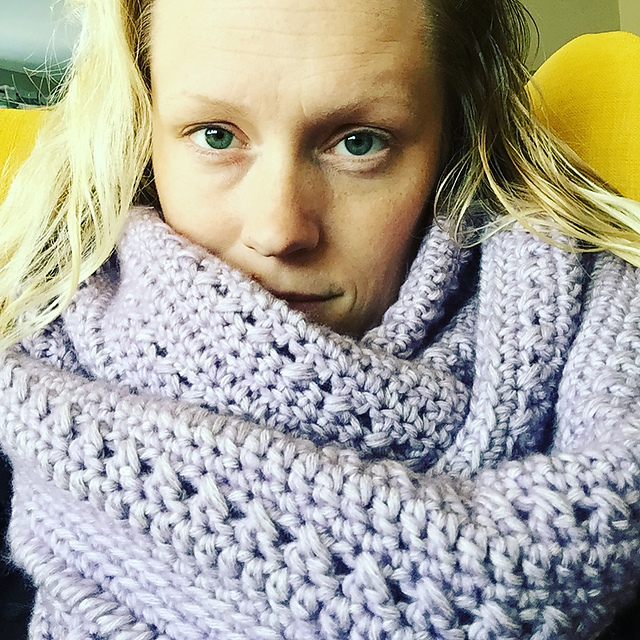 A Pink Dream Cowl