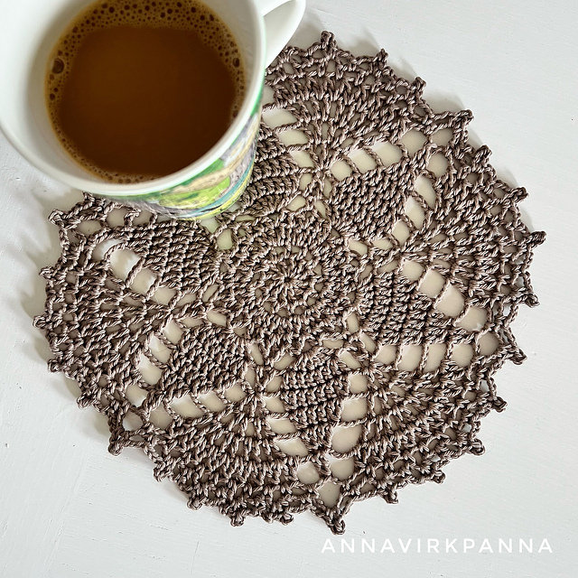 Felicia doily