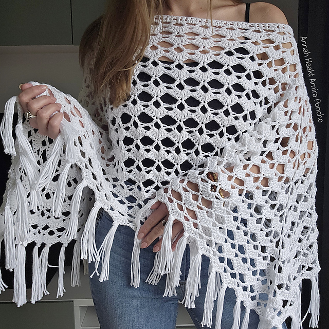 Amira Poncho