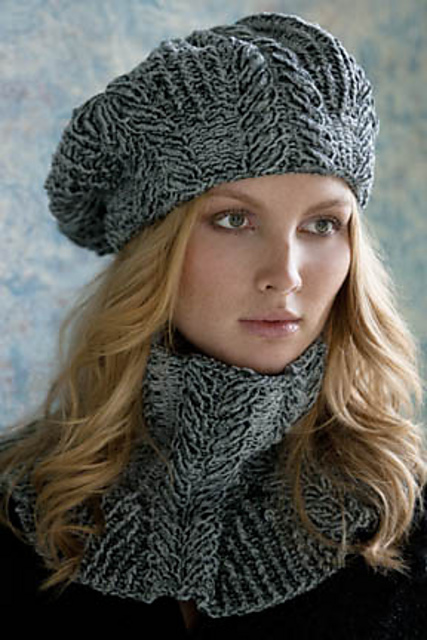 Sandra Cabled Cowl