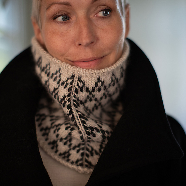 Spotty Neck Warmer