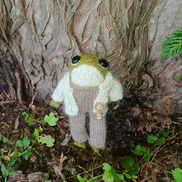 Froggy's Classic Cardigan