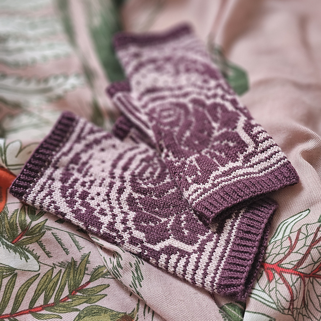 Flower Moon Mitts