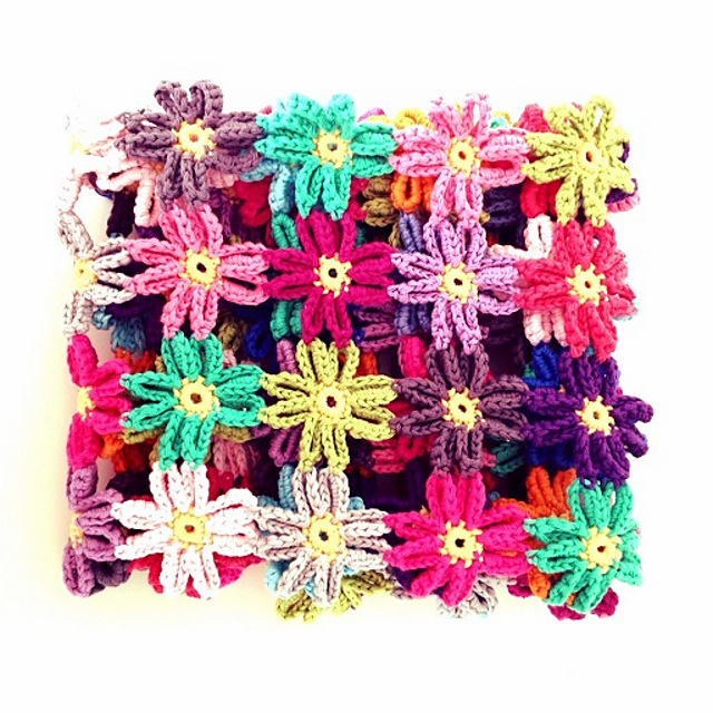 Ravelry Flower Blanket pattern by Annemarie Benthem