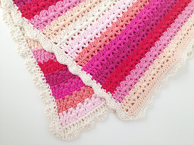 COLOURFUL ROWS BLANKET