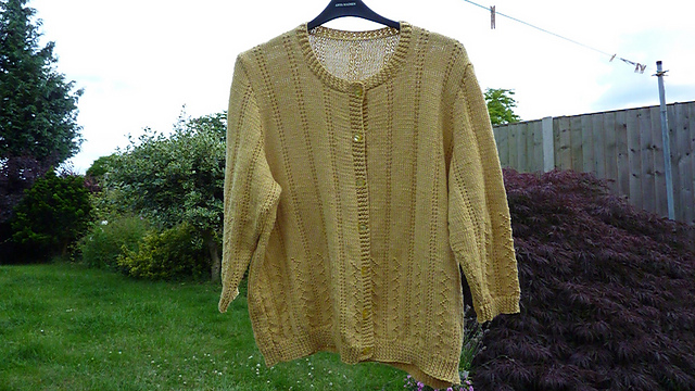 Twin Set with Round Neckline