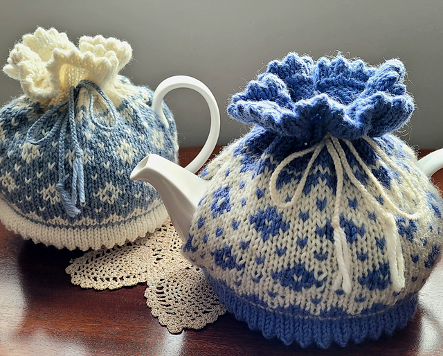 Vintage blue and white fairisle tea cosie