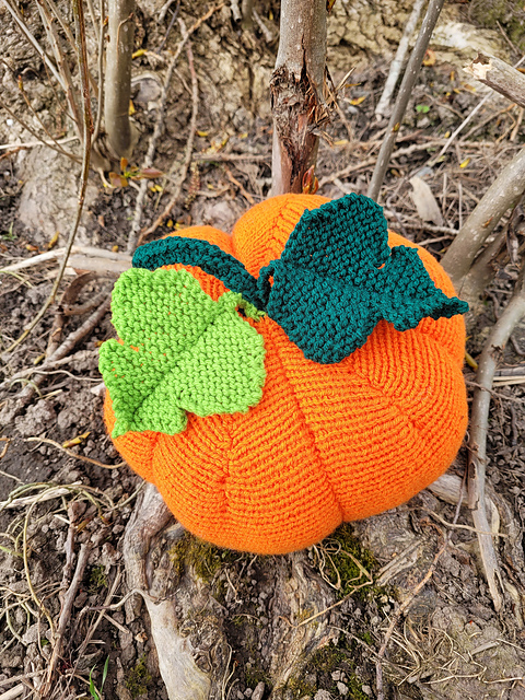 Halloween pumpkin cushion