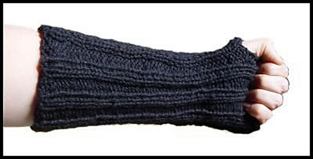 Ravelry: Jiffy Armwarmers pattern by Iris Wilde
