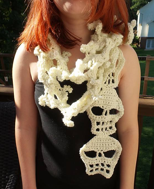 Vertebra Skull Scarf